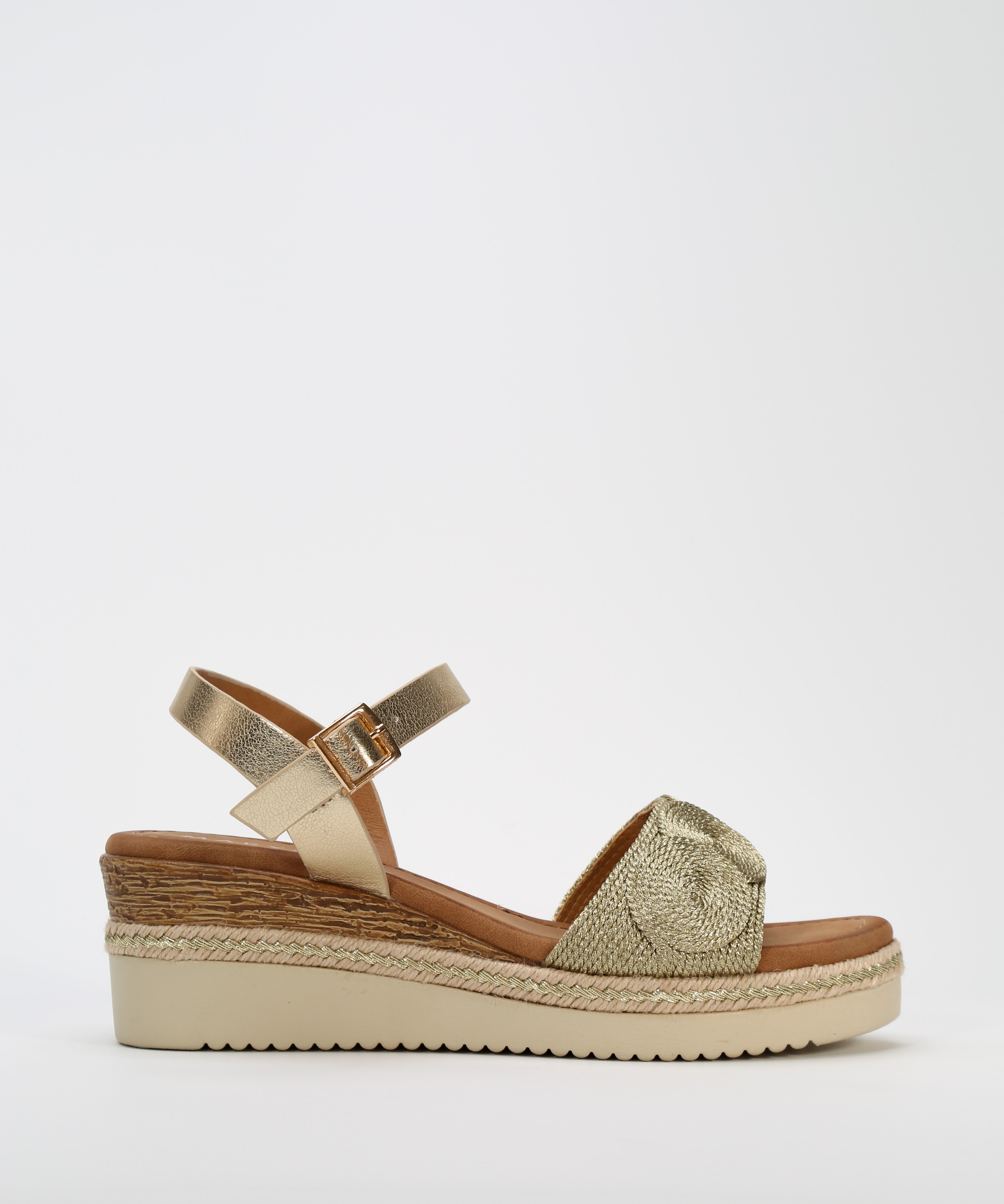 Sandalias cuña bordadas image number null